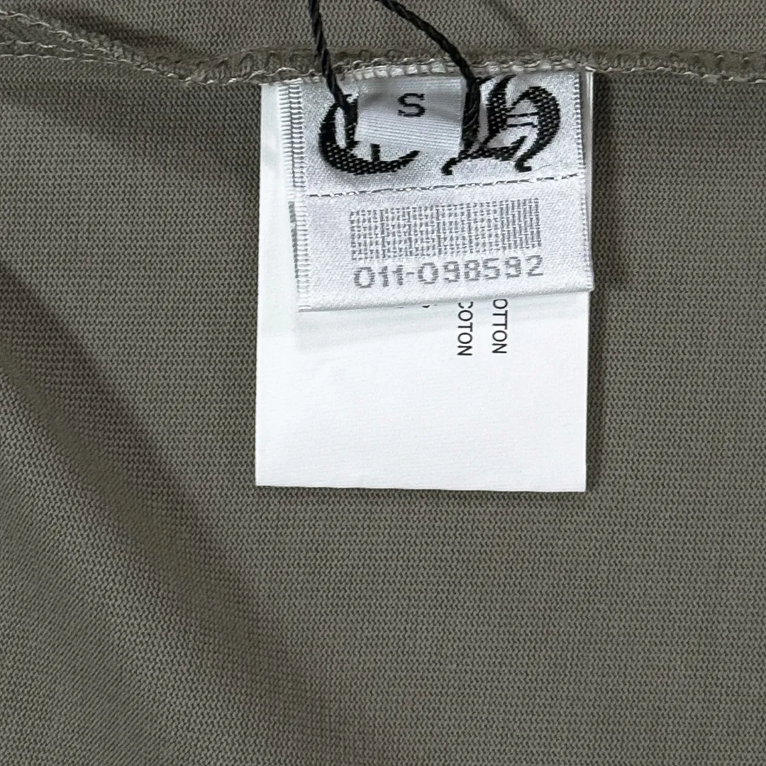 P190 Chrome Hearts 25 high-end versions. The fabric is made of 300 grams of high-density pure cotton. It does not deform or shrink. It has three labels. It is the same style for men and women. Technology: imported hot diamond. Color: white, black, dark green. SIZE: S-XL